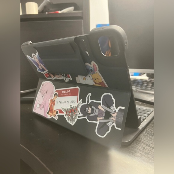 Logitech Bluetooth Keyboard Case for iPad Pro 11-inch - Picture 7 of 10